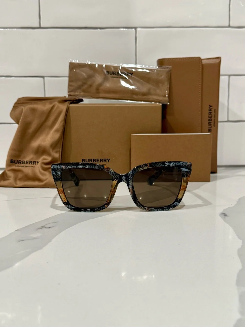 Burberry Multicolor Tortoiseshell Square Sunglasses